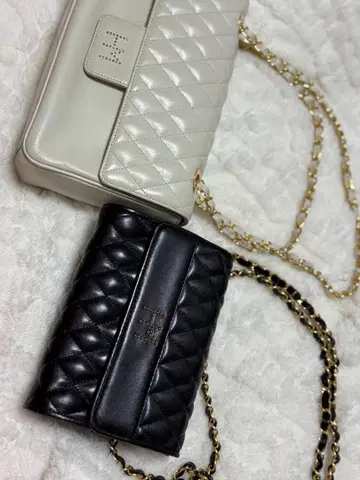 아이보리 블랙 퀼팅 숄더백