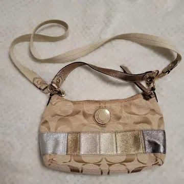 베이지 스트라이프 숄더백