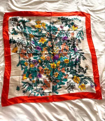 마니풀리 꽃무늬 실크 스카프 80 x 80