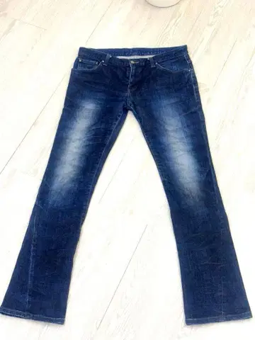 토네이도 마트 청바지 주말 한정 가격 인하 중