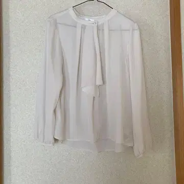 index 베이지 긴팔 셔츠 프론트 리본 포함 미사용 새상품