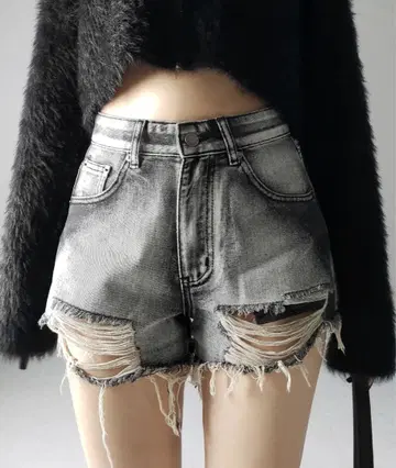 [ 시착만 한 상품 ] 크러쉬 데미지 블리치 데님 숏팬츠