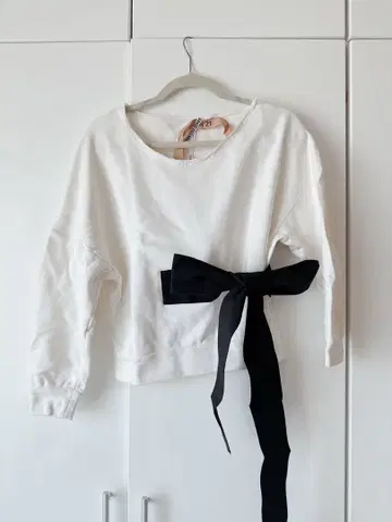 누메로베르투치 화이트 리본 트레이닝복