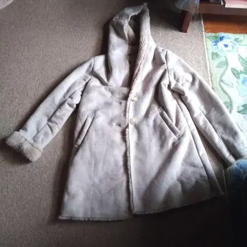 The Latest Classic 플리스 푸드코트