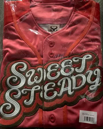 SWEETSTEADY 시라이시 마유미 유니폼