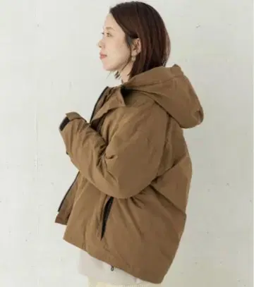 어반 리서치 써니 라벨 후디 다운 자켓 // 브라운