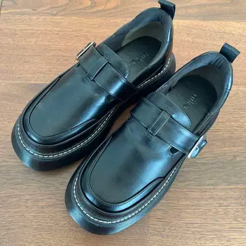 블랙 로퍼 합성 피혁 버클 포함