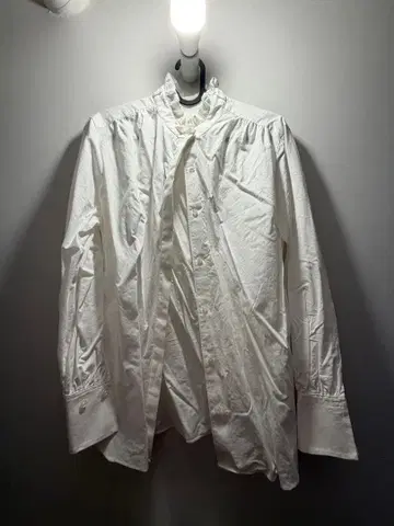 [ 미사용 ] SLOBE 프릴이 달린 화이트 긴팔 셔츠