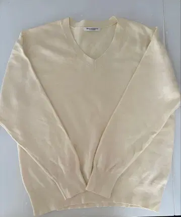 BEAUTY&YOUTH V넥 긴팔 스웨터 크림색