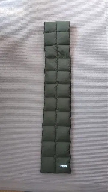TAION 다운 넥워머 올리브 그린