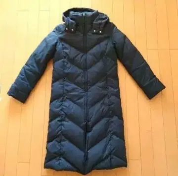 블랙 Xunited 다운 자켓 후드 부착 중고품 S 사이즈