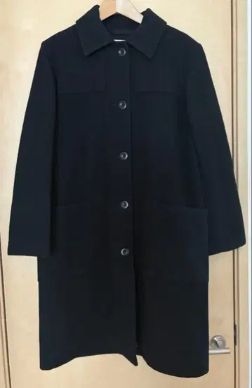 마가렛호웰 코트