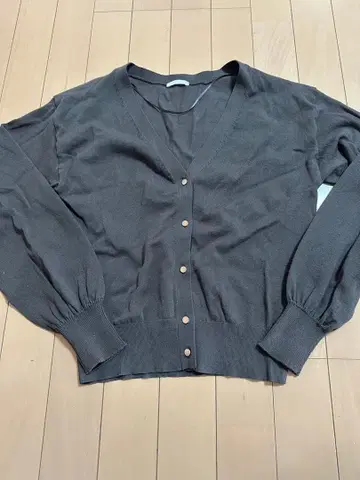 다크 그레이 V넥 니트 가디건 S 사이즈