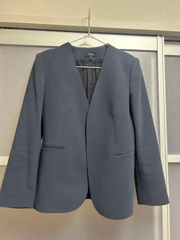 노카라 자켓과 와이드 팬츠 세트