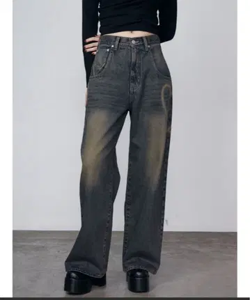 그래픽 루즈 청바지 EMODA