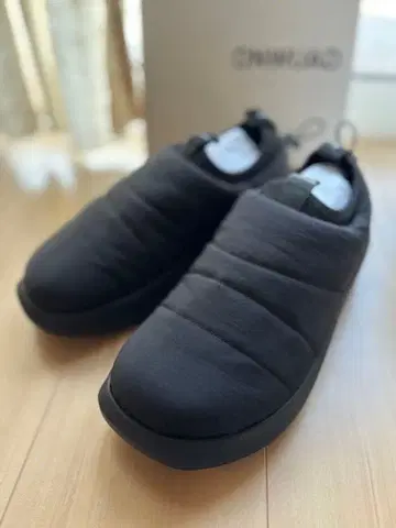 ONWUAD 블랙 슬립온