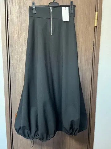 RIM.ARK 블랙 벌룬 스커트 택 포함 새상품