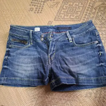 TOMMY HILFIGER 데님 숏팬츠