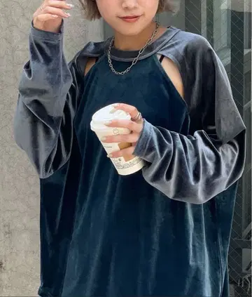 CIAOPANIC 벨로아 배색 어깨 슬릿 래글런 TEE