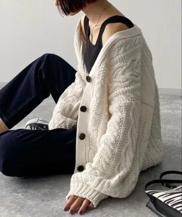 PAGEBOY 아이보리 케이블 니트 가디건