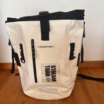 Streame Trail 방수 백팩 25L