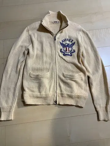 아비렉스 AVIREX 가디건 M 사이즈 아이보리 스웨터