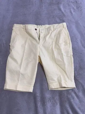 Barbatt 크림색 숏팬츠