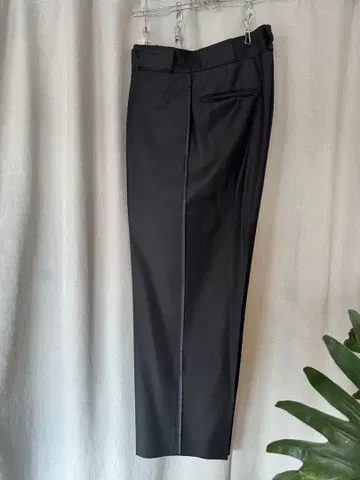 블랙 슬랙스 스트레이트 핏