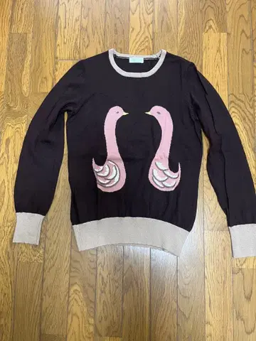 샐리 스콧 스완 인터샤 스웨터