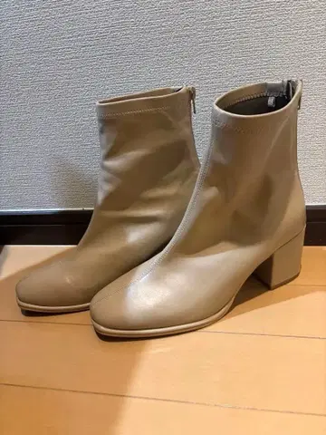 스퀘어토우 센터 심 스트레치 부츠 베이지 L