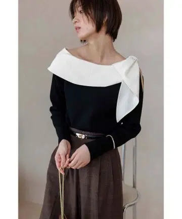 Apuweiser-riche 리본 칼라 오프숄더 니트 특수 블랙