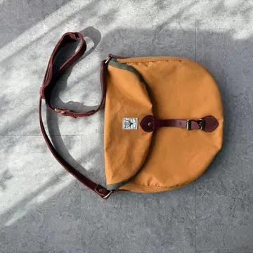 머스타드 캔버스 숄더백