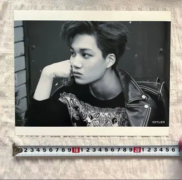 EXO 카이 COEX SMTOWN MUSEUM 대형 브로마이드 2