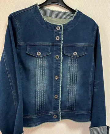 다크 블루 데님 자켓 프린지 가공 신축성 있음