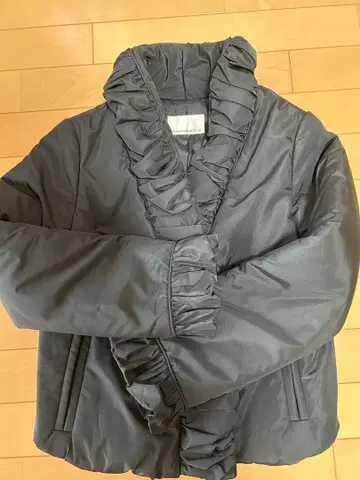 M-premierBLACK BLACK 프릴 자켓 36