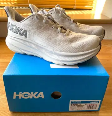 HOKA CLIFTON 9 러닝화 7.5D