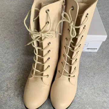 KIMONOMACHI 크림색 레이스업 부츠 M