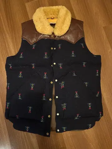 Rocky Mountain featherbed 다운 베스트 일본제