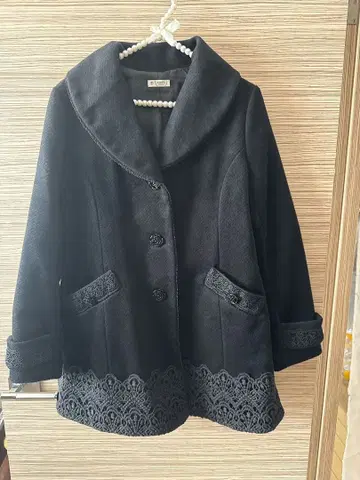 새상품급 블랙 레이스 밑단 롱 코트