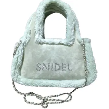 스나이델 x 헬로키티 퍼 백 민트 완판템