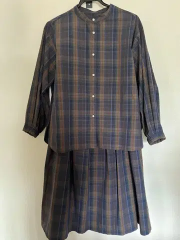 체크 무늬 셋업 ( 셔츠 + 스커트 )