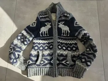 Abercrombie & Fitch 루돌프 노르딕 코위찬 니트 M