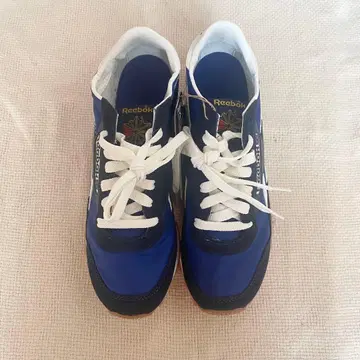 리복 네이비 스니커즈