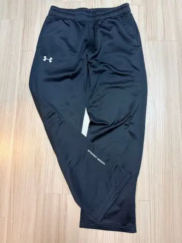 UNDER ARMOUR 블랙 조거 팬츠 LG