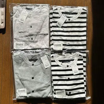 어반 리서치 니트 가디건 4장 세트 미개봉 새상품