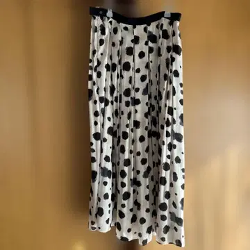 이탈리아 패브릭 랜덤 도트 플리츠 스커트