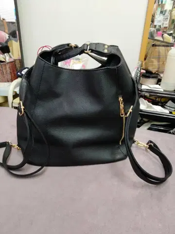 블랙 가죽 숄더백 백팩