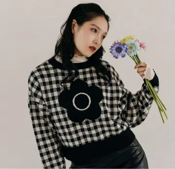 마리퀀트 긴팔 니트