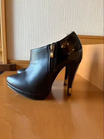 ESPERANZA 지퍼 달린 블랙 부티 M