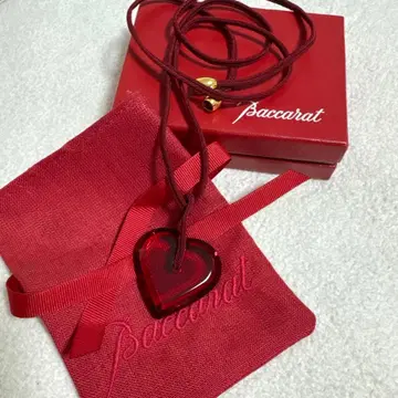 BACCARAT 하트 펜던트 보증서 포함